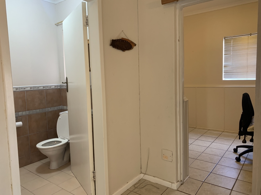 To Let 4 Bedroom Property for Rent in Summerstrand Eastern Cape